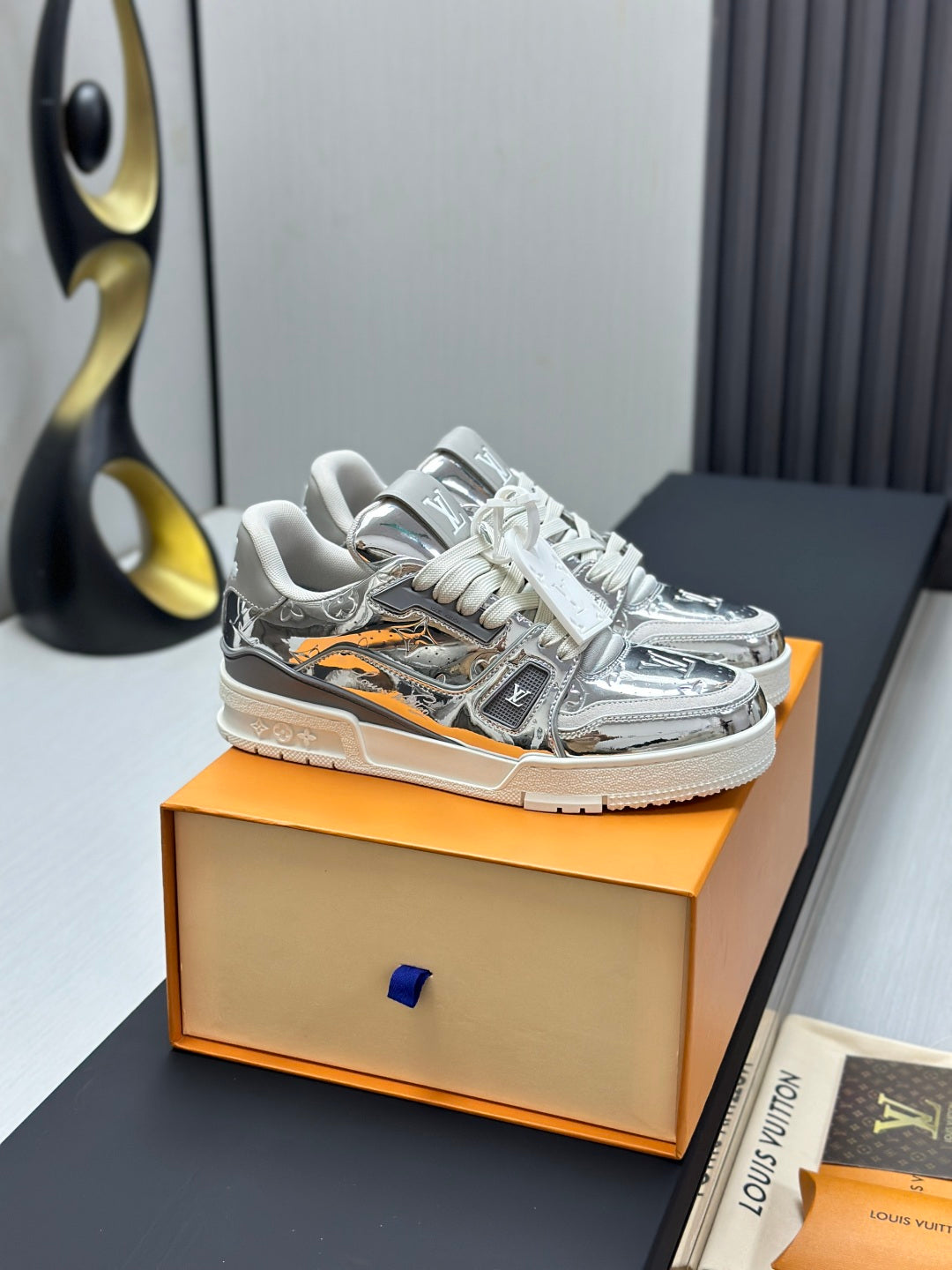 Louis Vuitton Sneaker #5236