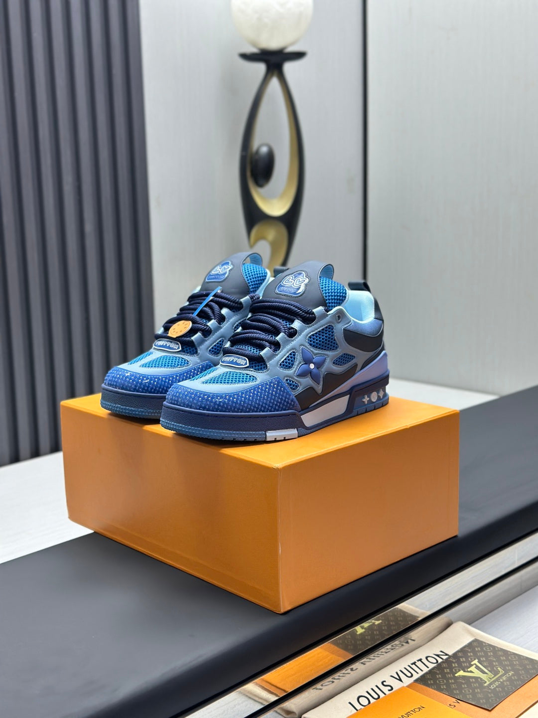 Louis Vuitton Sneaker #5261