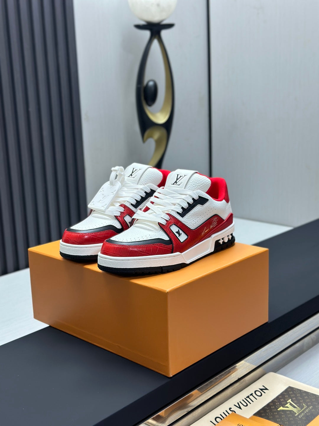 Louis Vuitton Sneaker #5235
