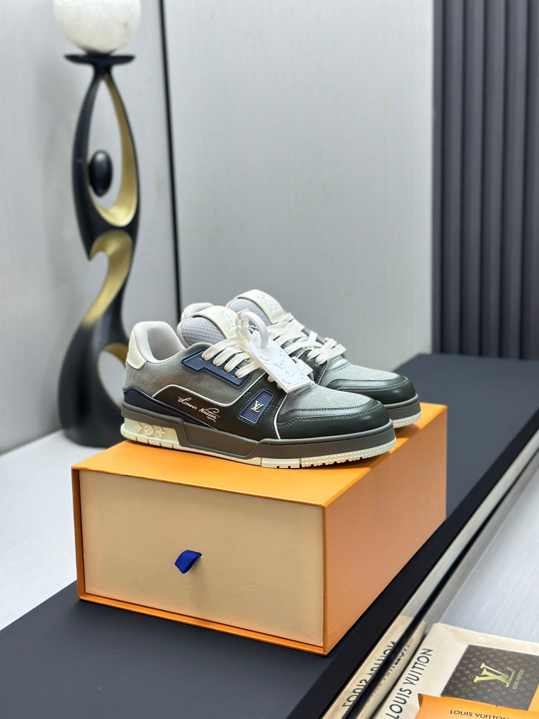 Louis Vuitton Sneaker #5238