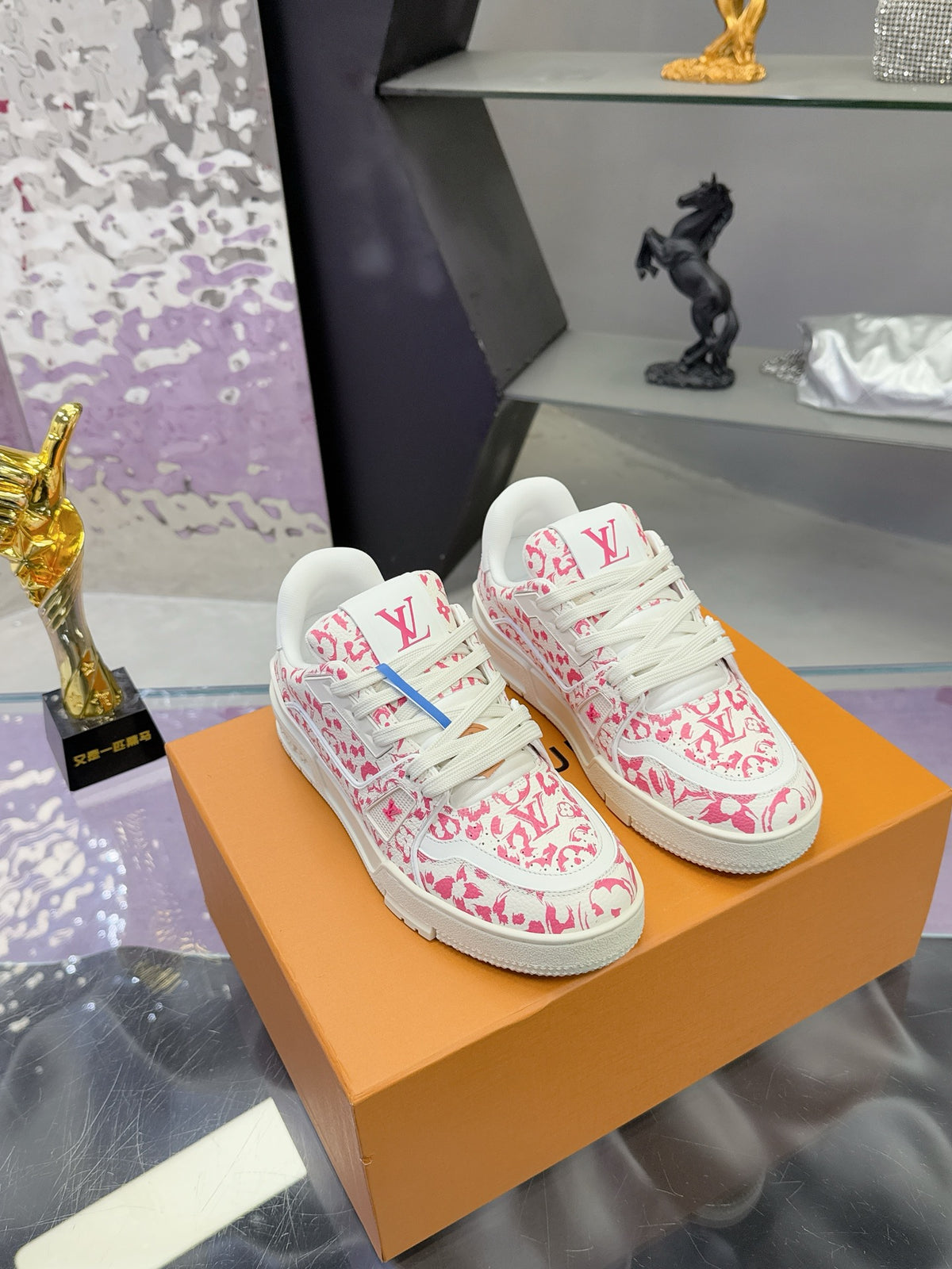 Louis Vuitton Sneaker #5204 - 3