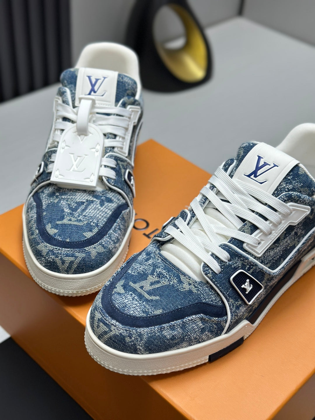 Louis Vuitton Sneaker #5234