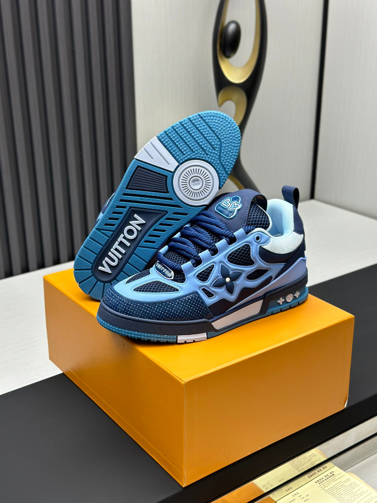 Louis Vuitton Sneaker #5254