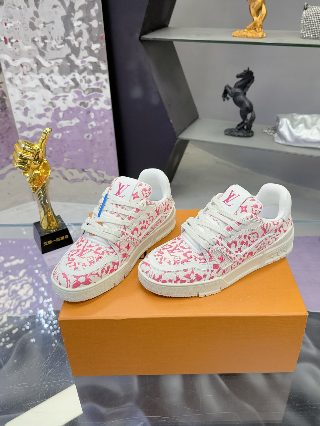 Louis Vuitton Sneaker #5204 - 2