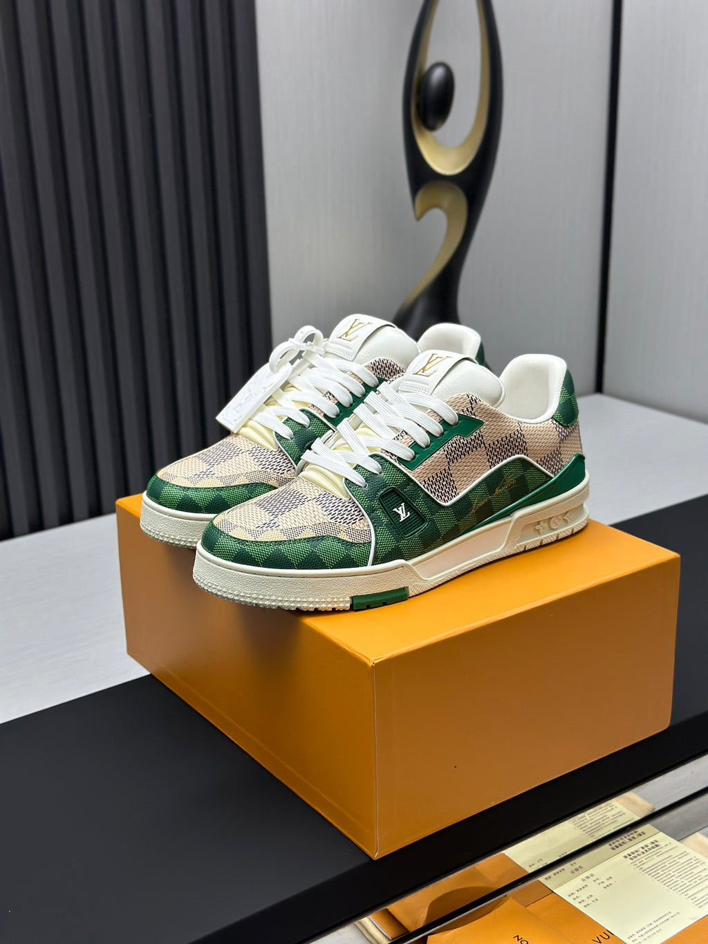Louis Vuitton Sneaker #5223