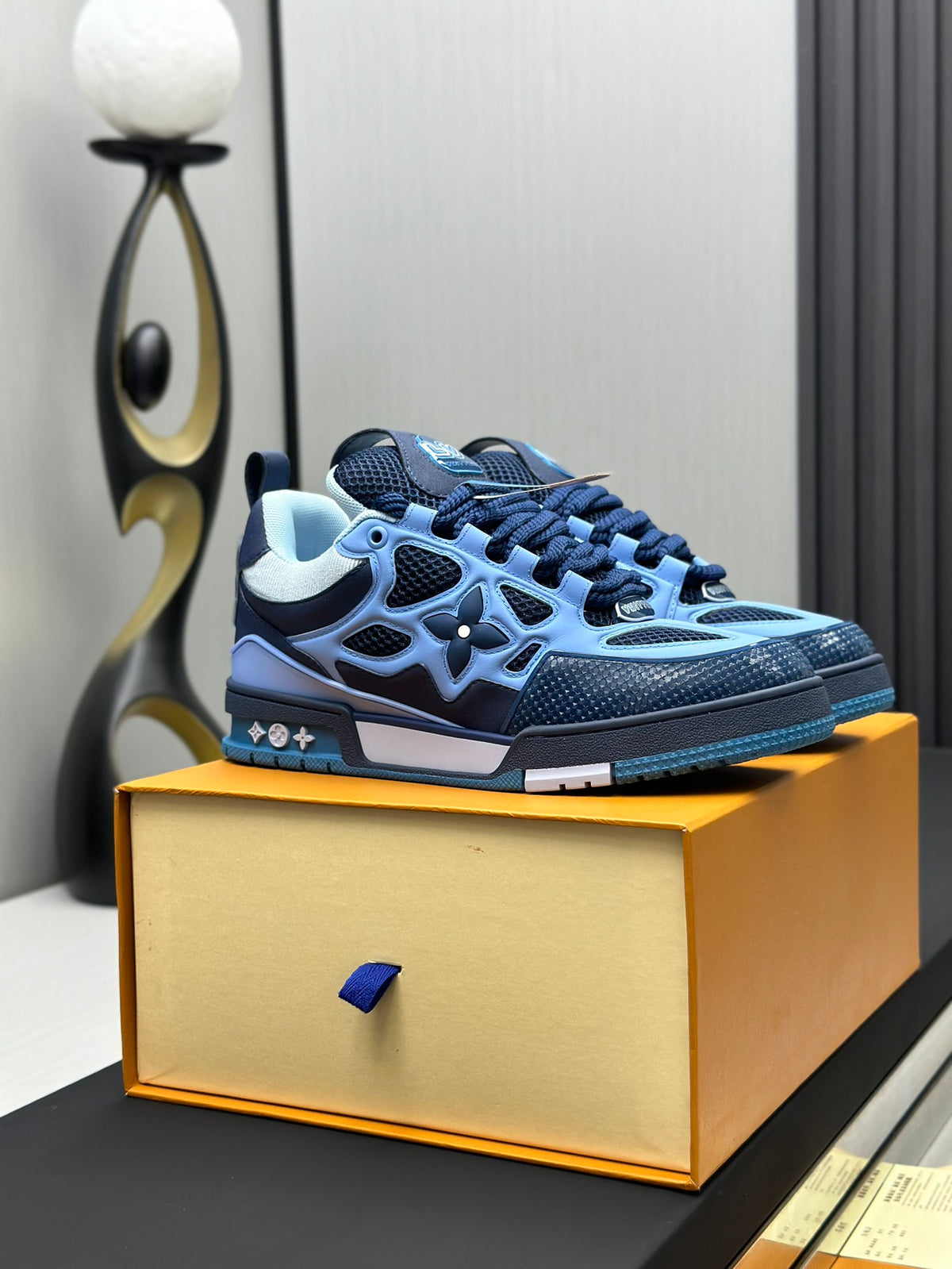 Louis Vuitton Sneaker #5254
