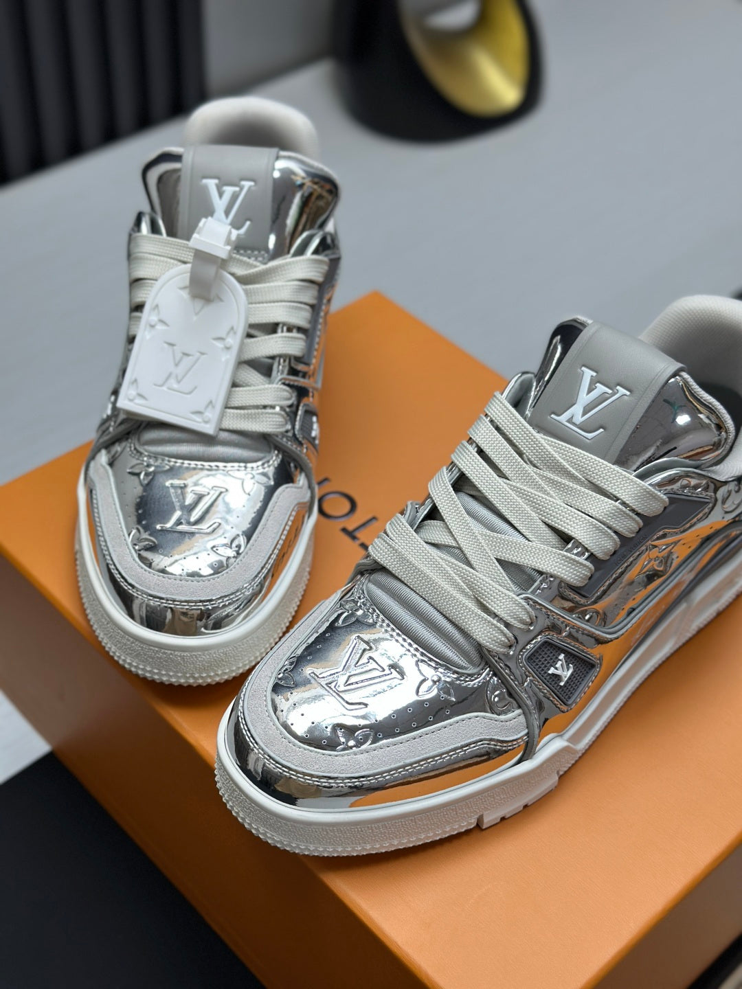 Louis Vuitton Sneaker #5236
