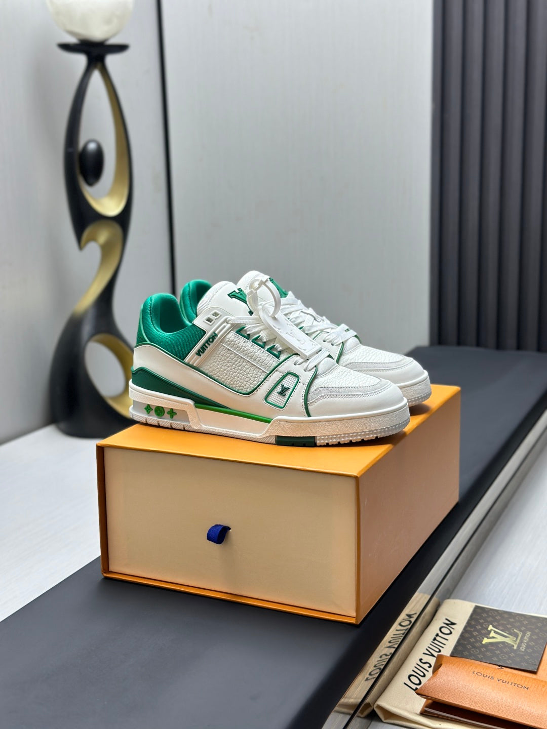Louis Vuitton Sneaker #5229