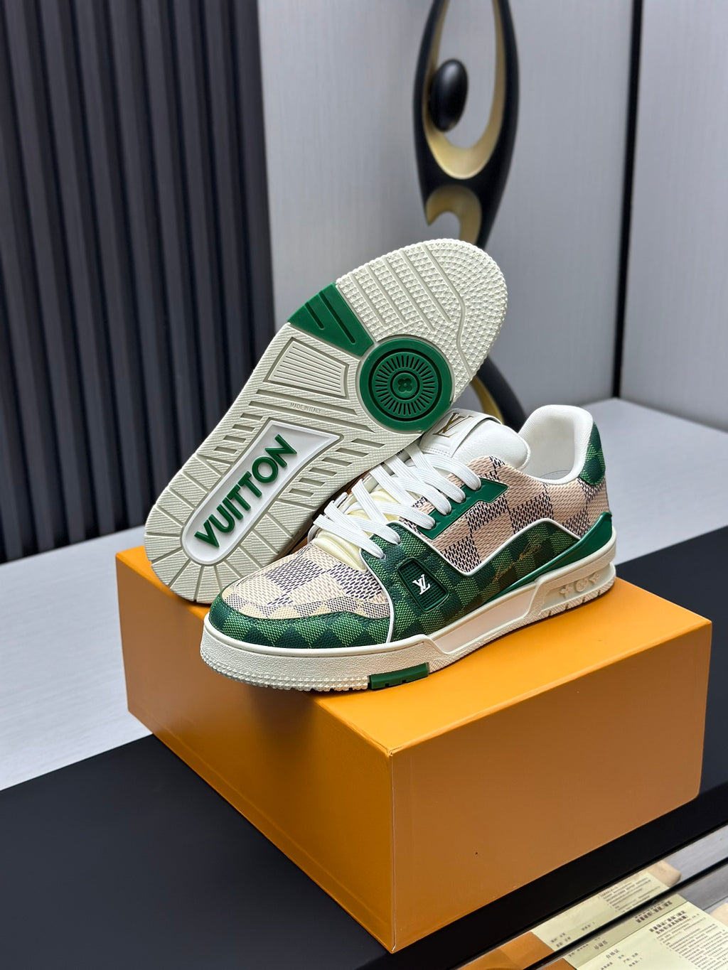 Louis Vuitton Sneaker #5223