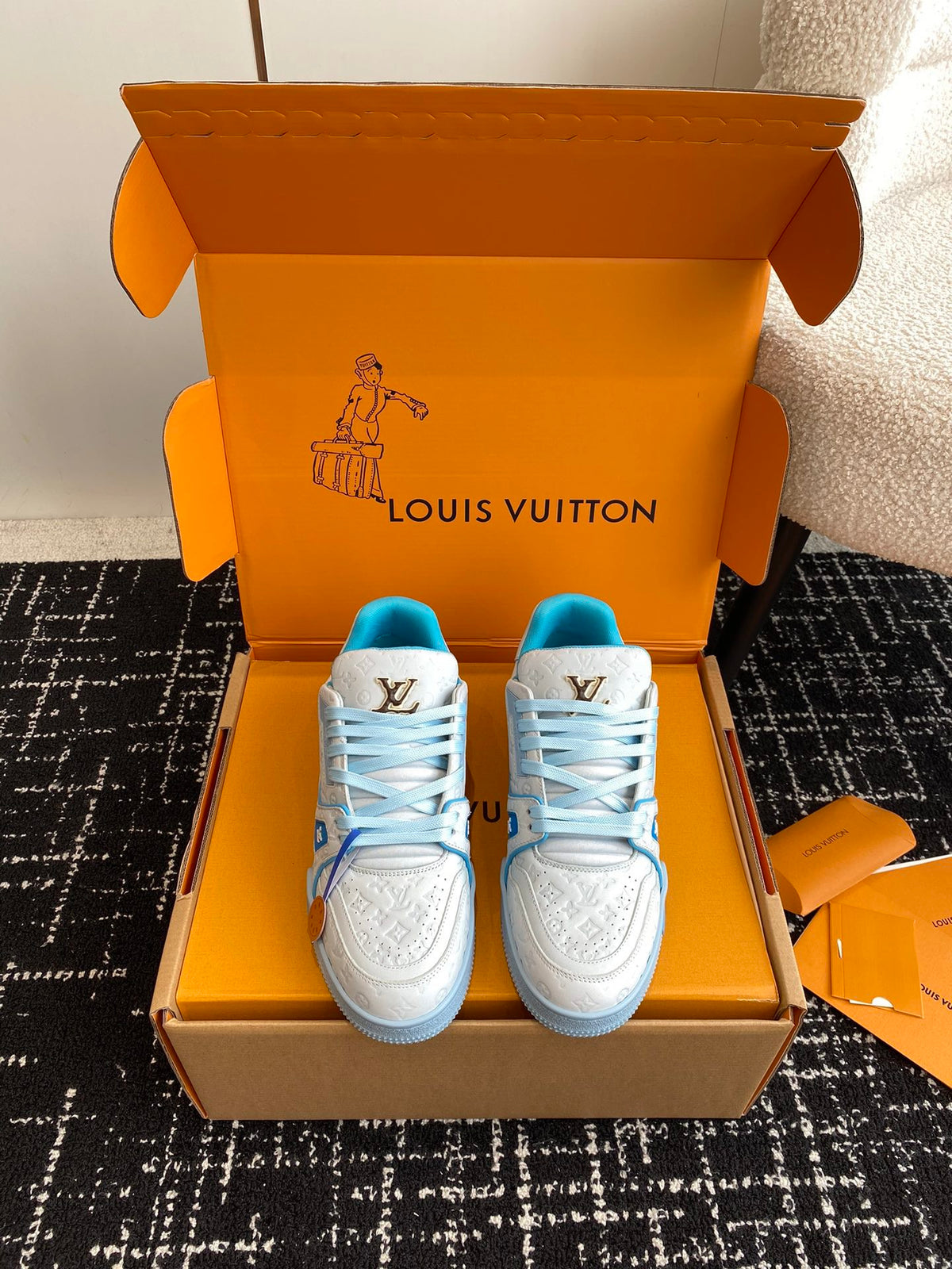 Louis Vuitton Sneaker #5227