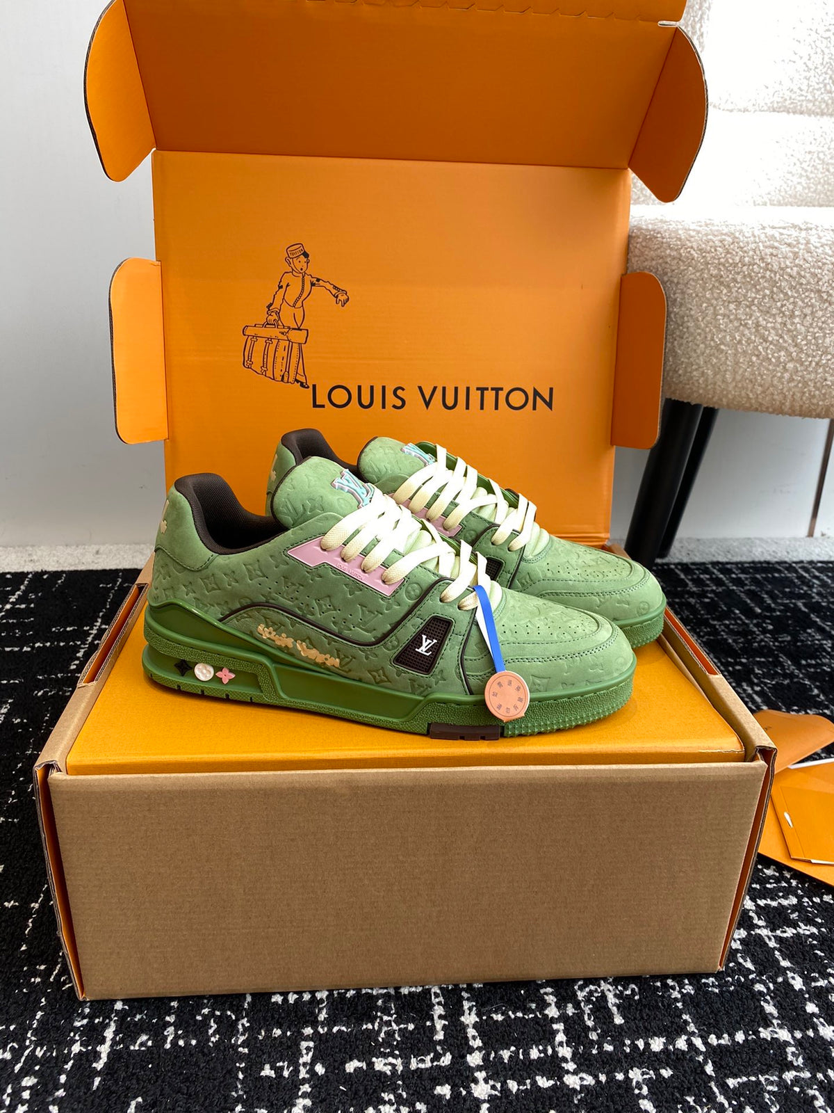 Louis Vuitton Sneaker #5228