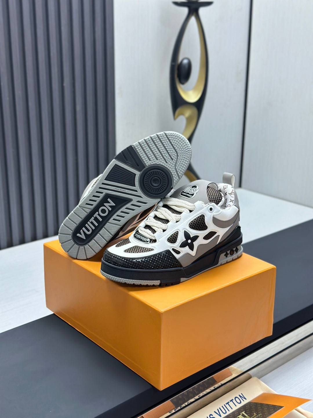 Louis Vuitton Sneaker #5250