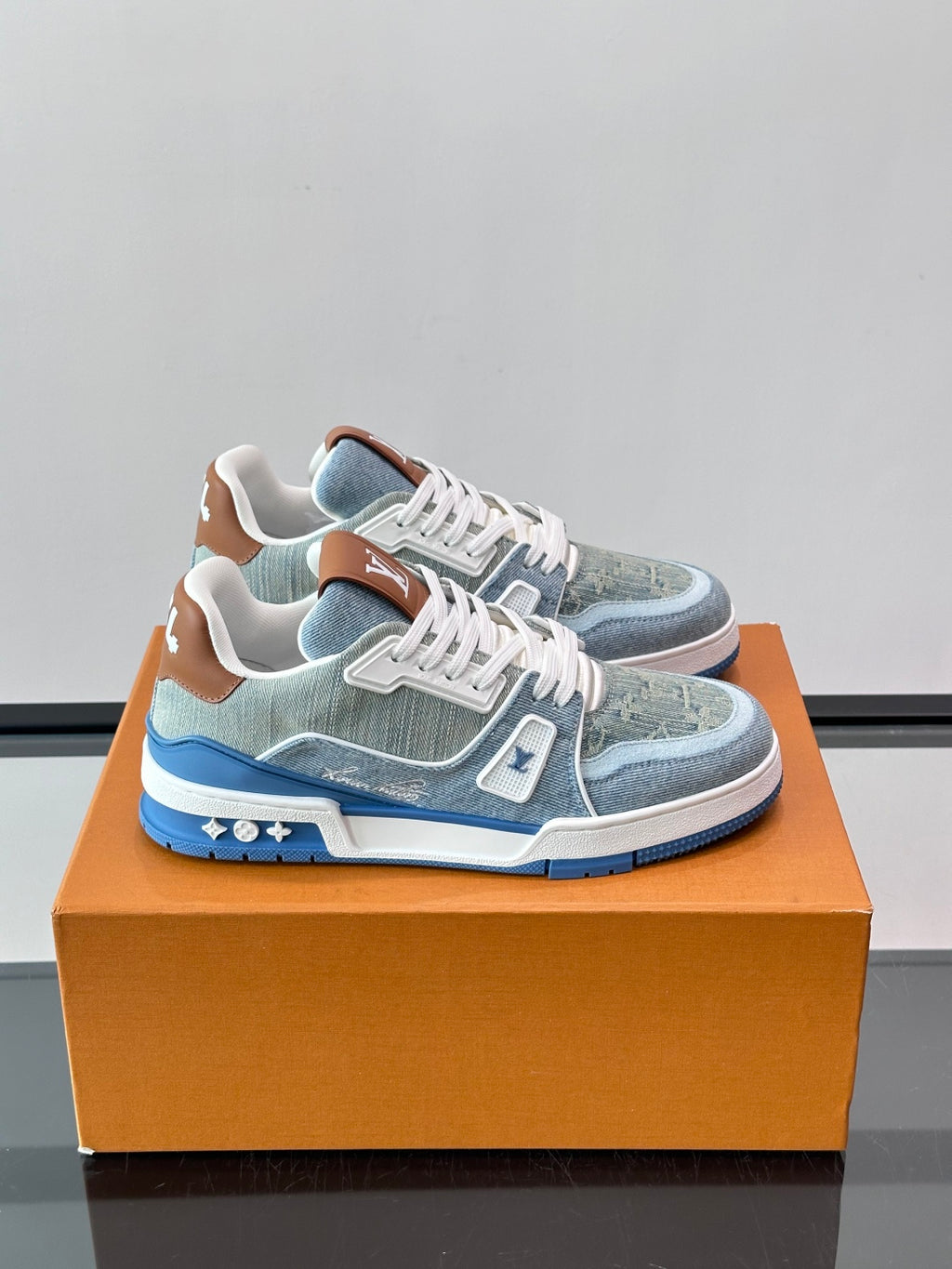 Louis Vuitton Sneaker #5024 - vista 1