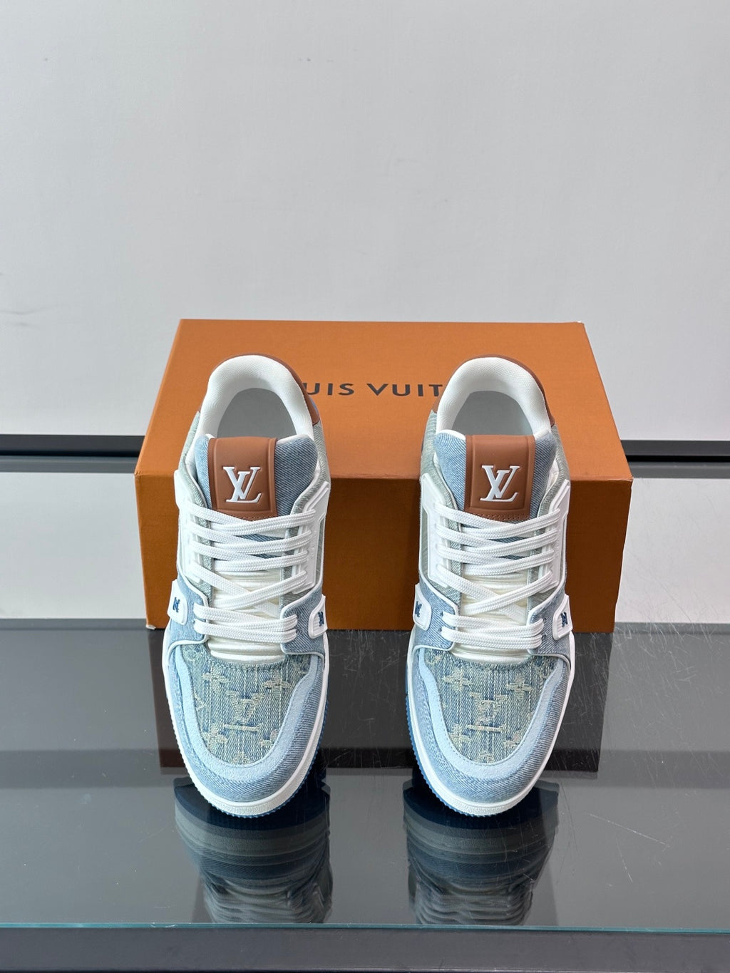 Louis Vuitton Sneaker #5024 - vista 2