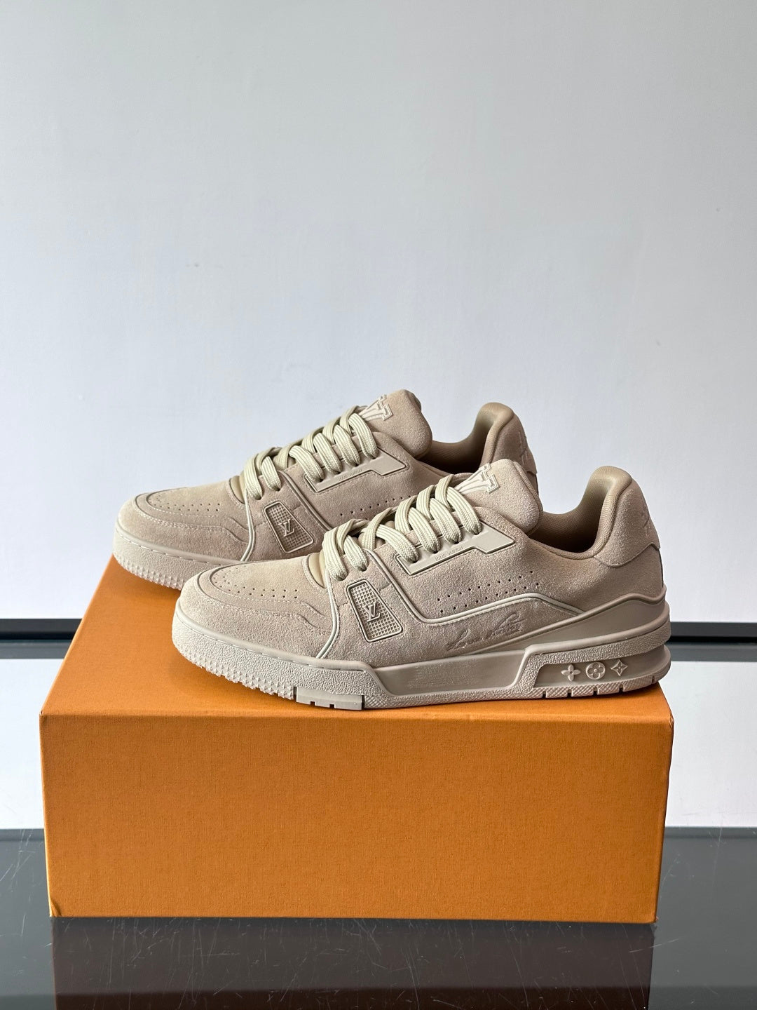 Louis Vuitton Sneaker #5028 - vista 3