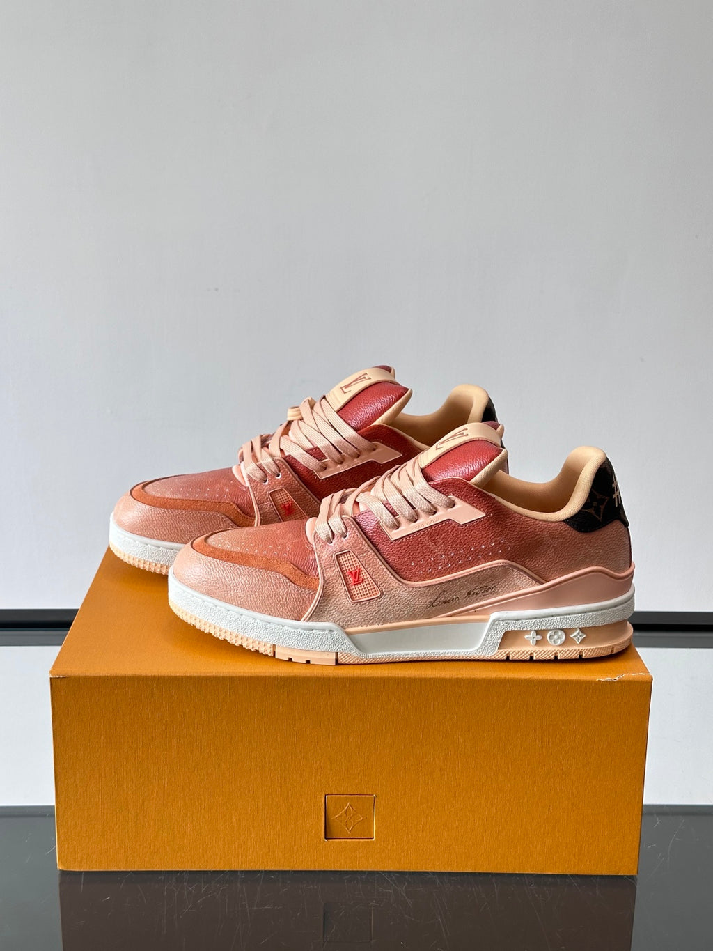 Louis Vuitton Sneaker #5032 - vista 3