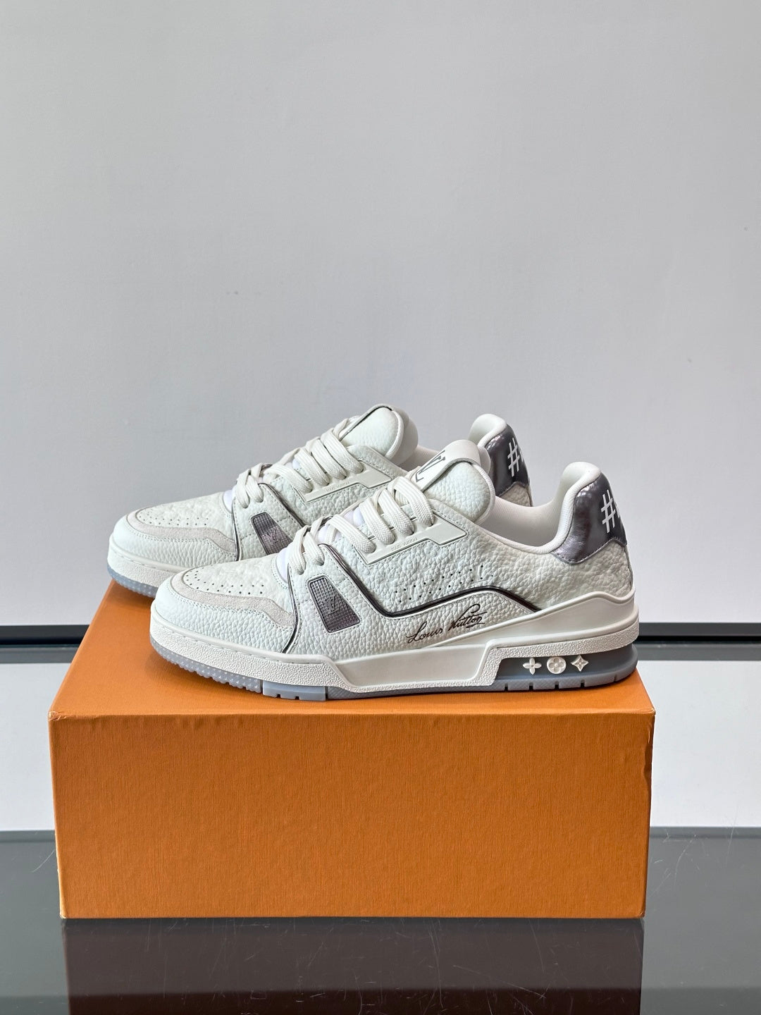 Louis Vuitton Sneaker #5035 - vista 2