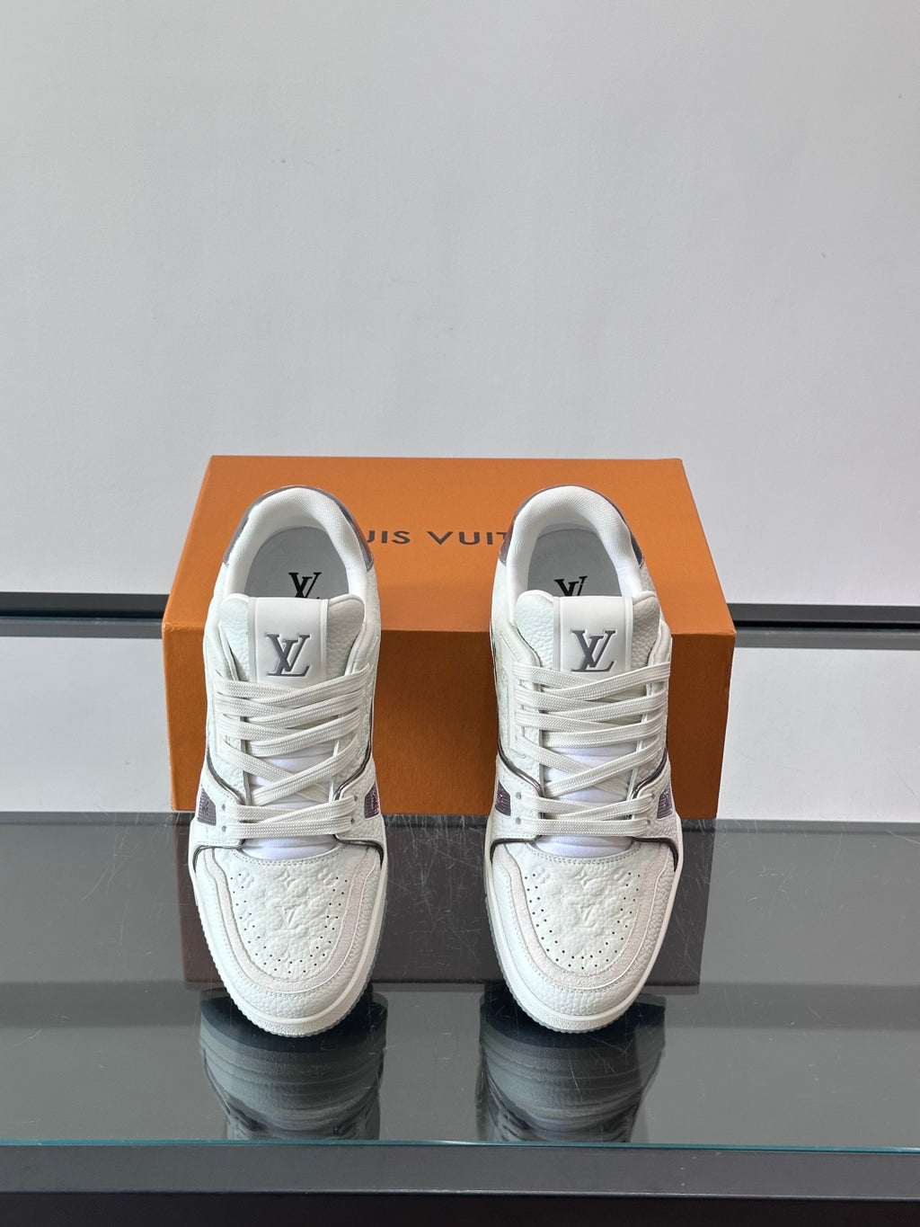Louis Vuitton Sneaker #5035 - vista 3