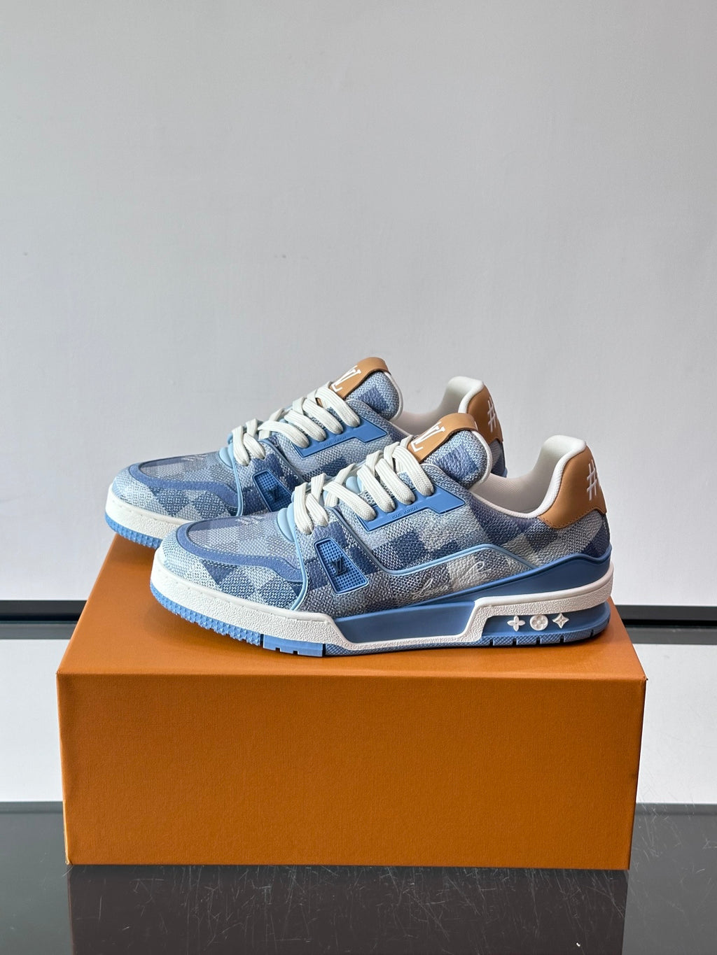 Louis Vuitton Sneaker #5037 - vista 2