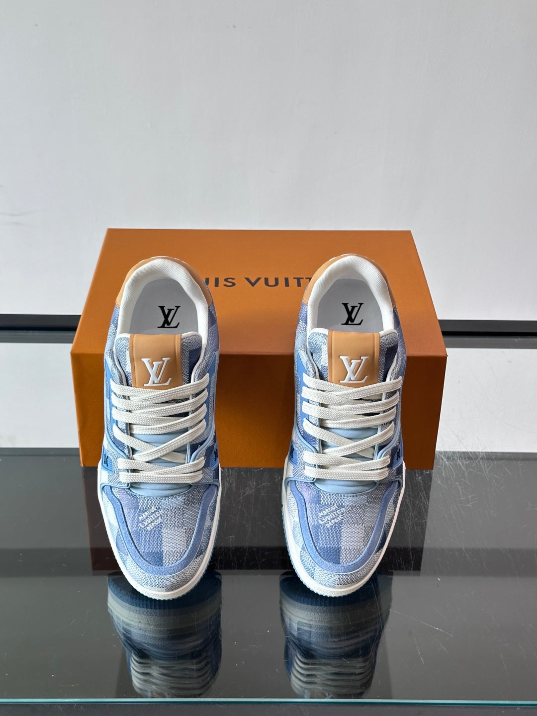 Louis Vuitton Sneaker #5037 - vista 3