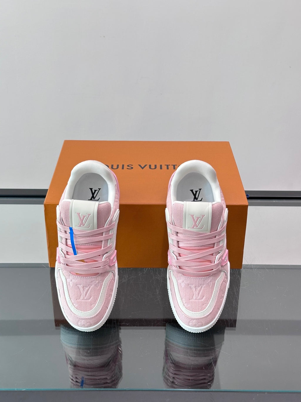 Louis Vuitton Sneaker #5040 - vista 3