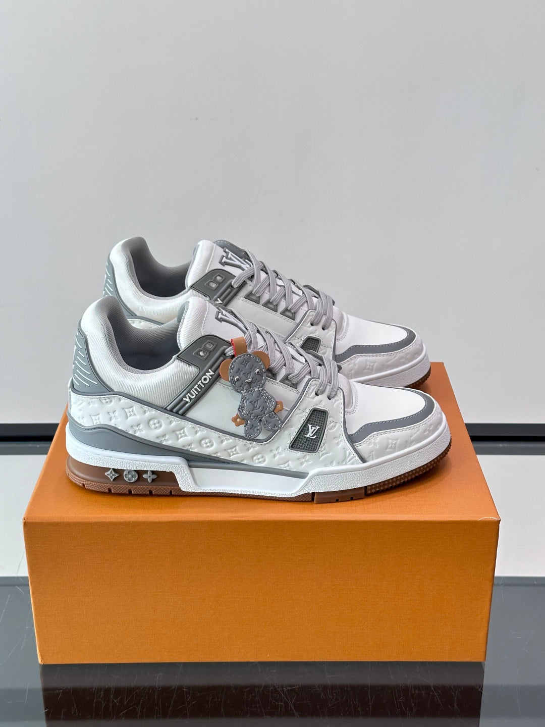 Louis Vuitton Sneaker #5045 - vista 1