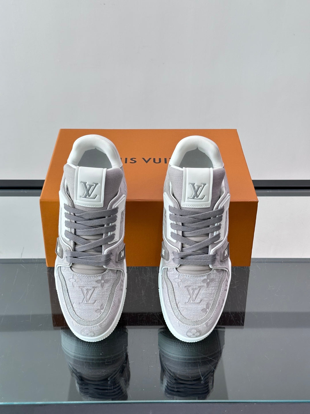 Louis Vuitton Sneaker #5047 - vista 3
