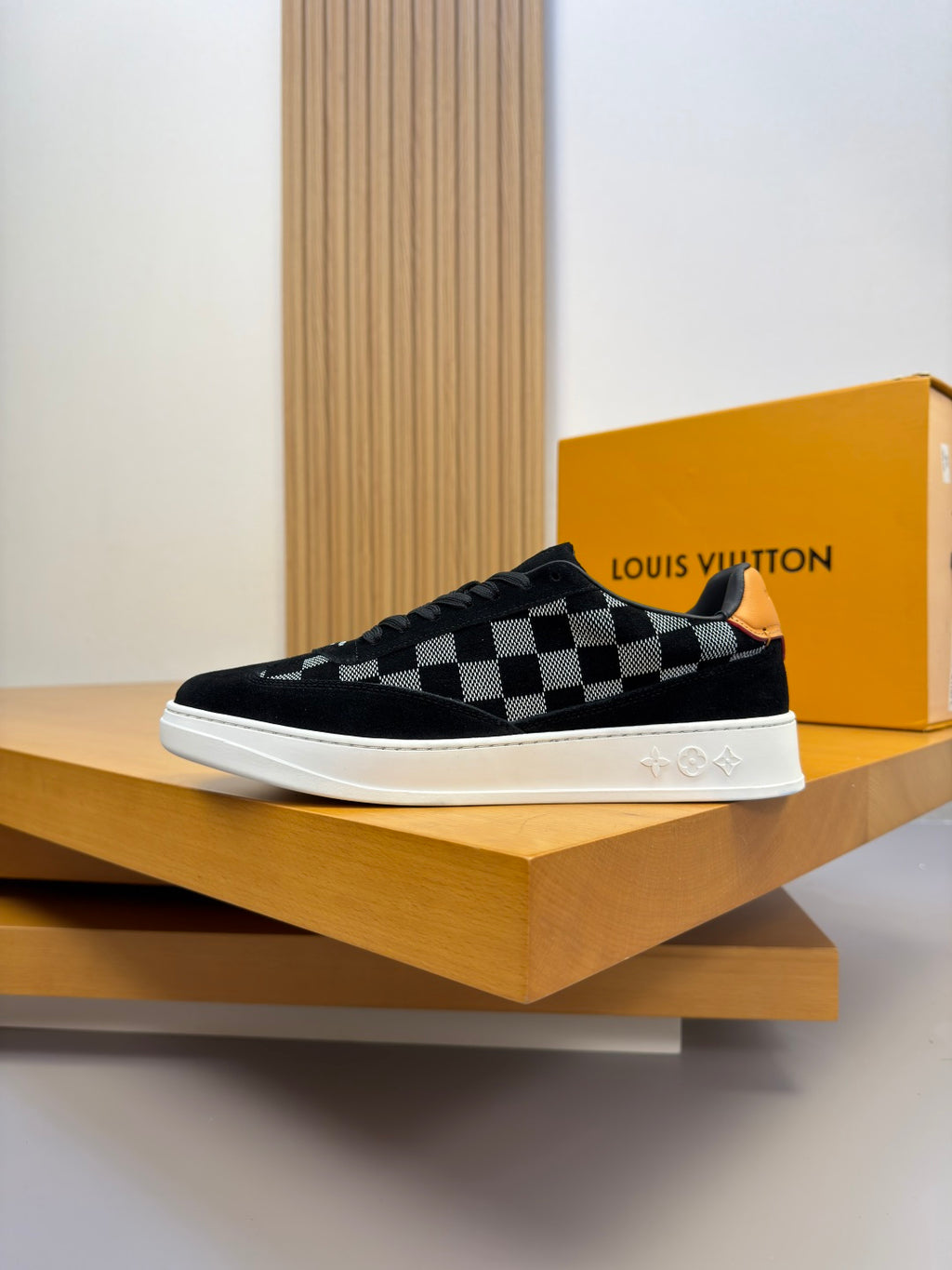 Louis Vuitton Sneaker #5051