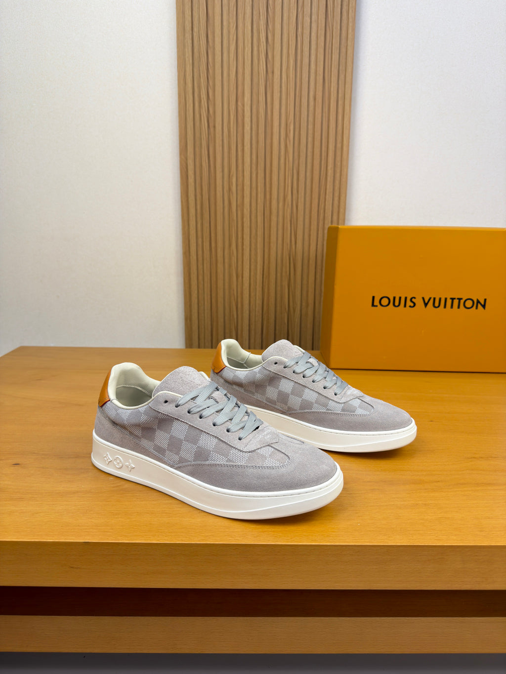 Louis Vuitton Sneaker #5053