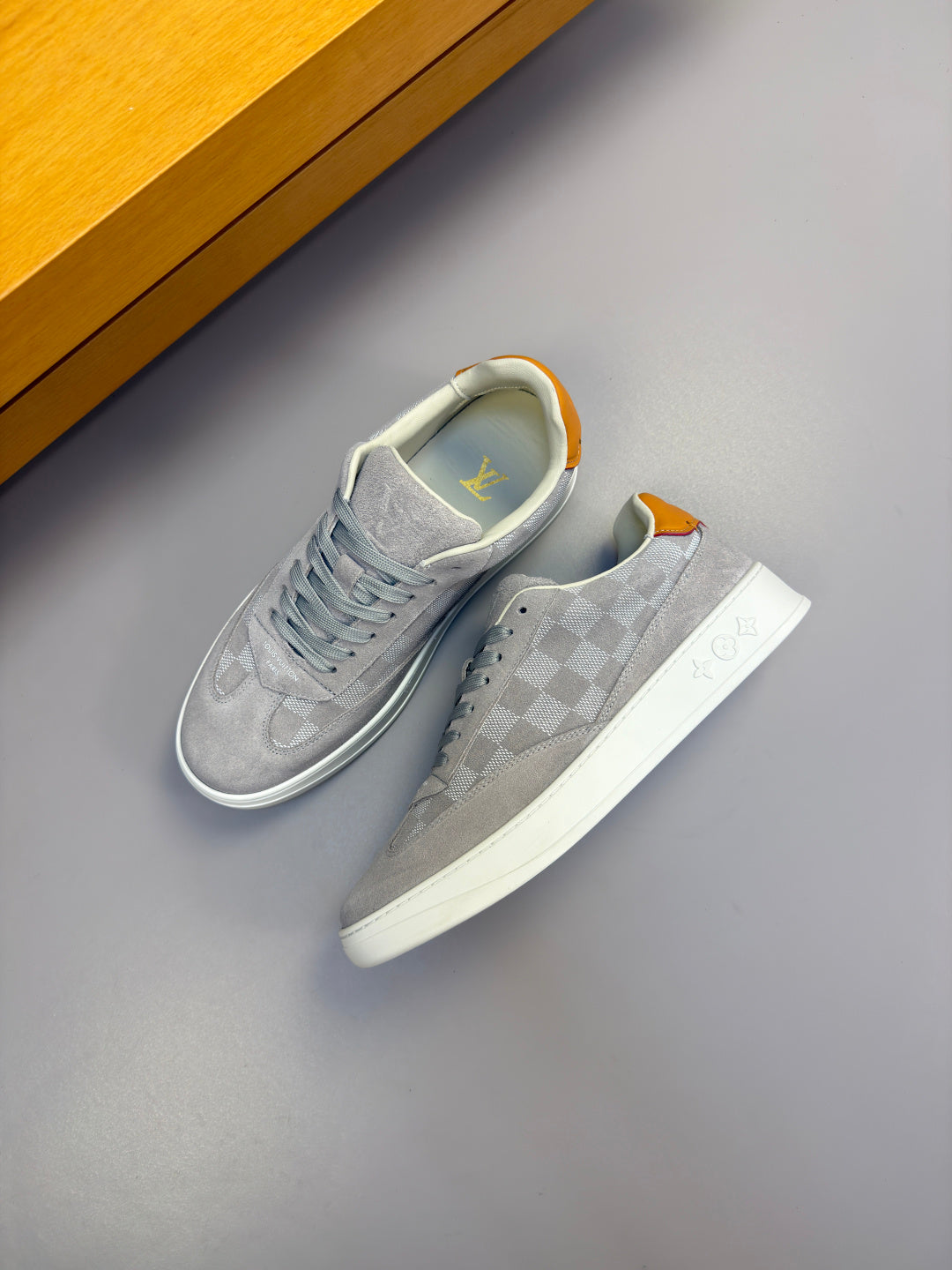 Louis Vuitton Sneaker #5053