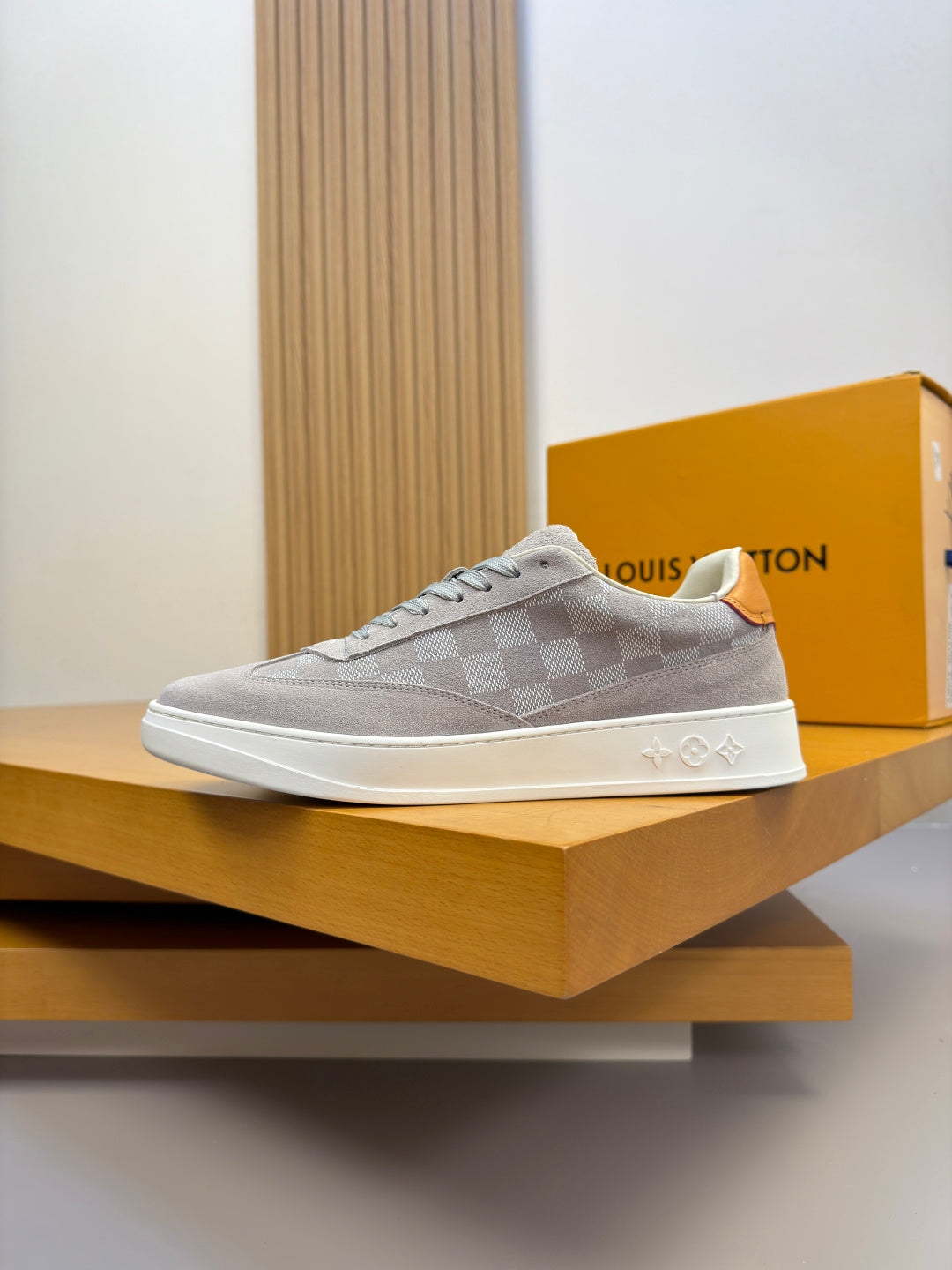 Louis Vuitton Sneaker #5053