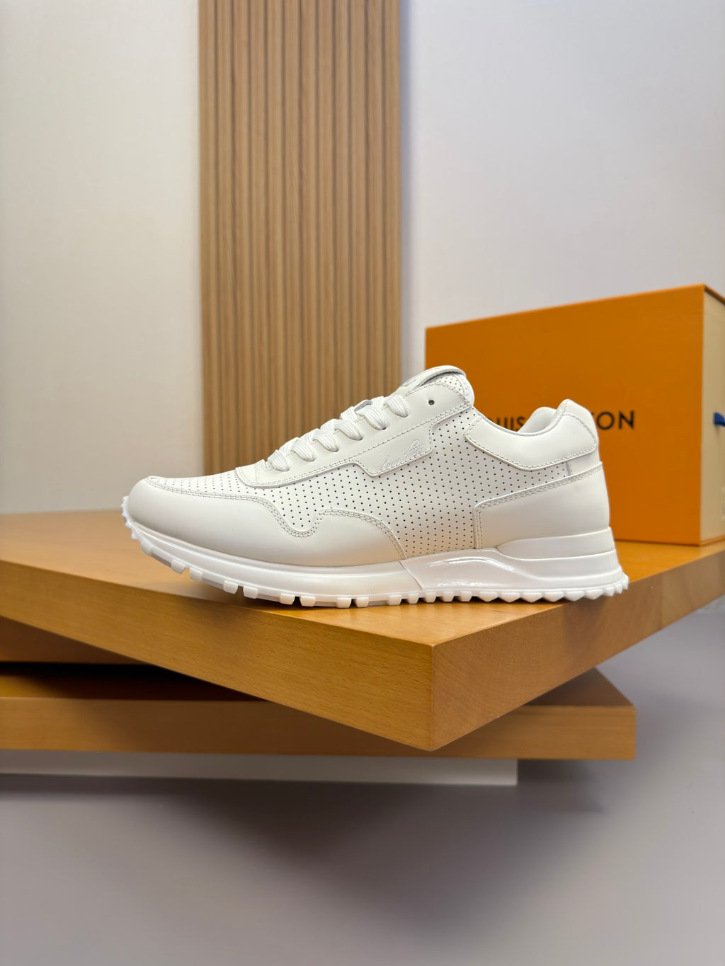 Louis Vuitton Sneaker #5054