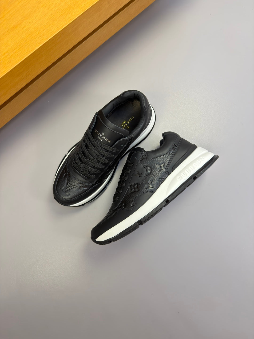 Louis Vuitton Sneaker #5055