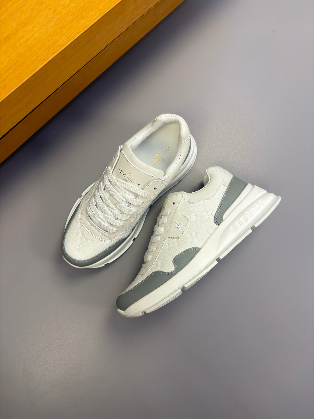 Louis Vuitton Sneaker #5057