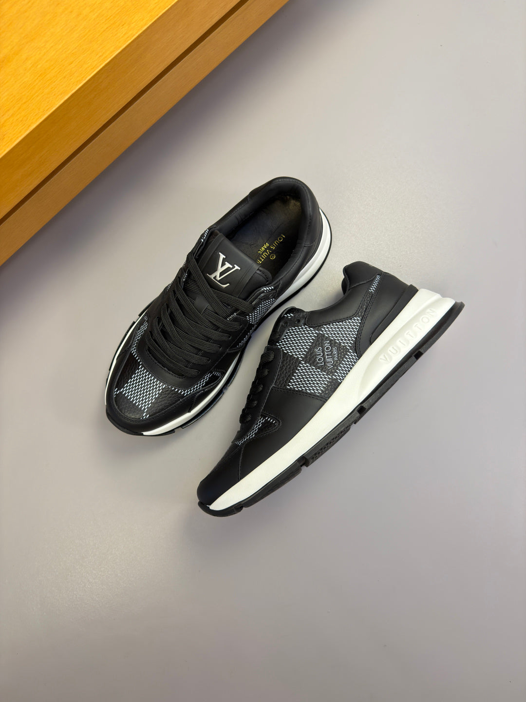 Louis Vuitton Sneaker #5058