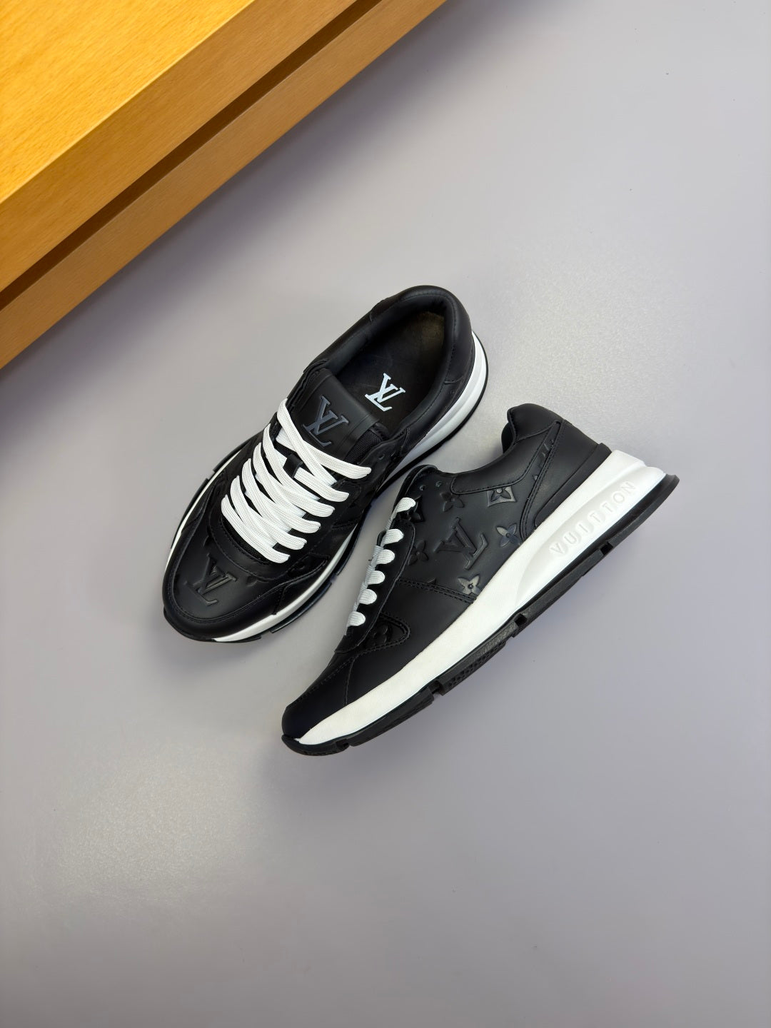 Louis Vuitton Sneaker #5064