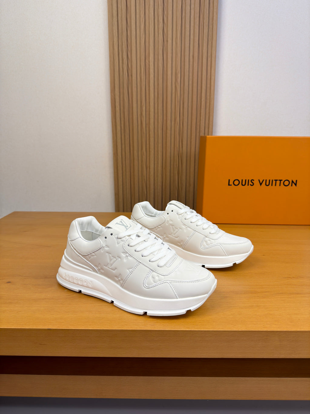 Louis Vuitton Sneaker #5065