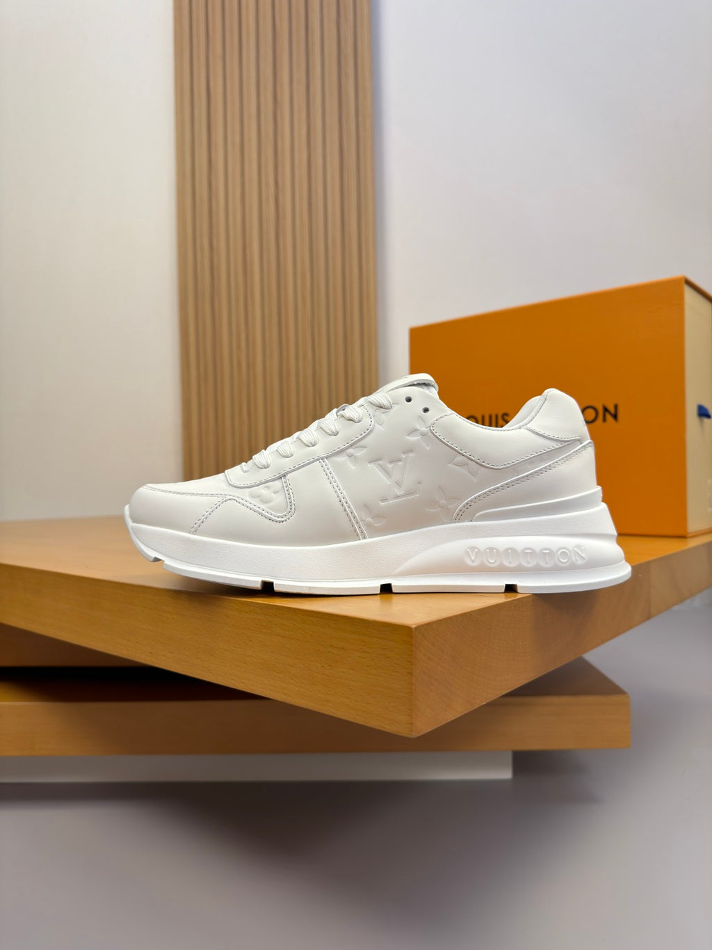 Louis Vuitton Sneaker #5065
