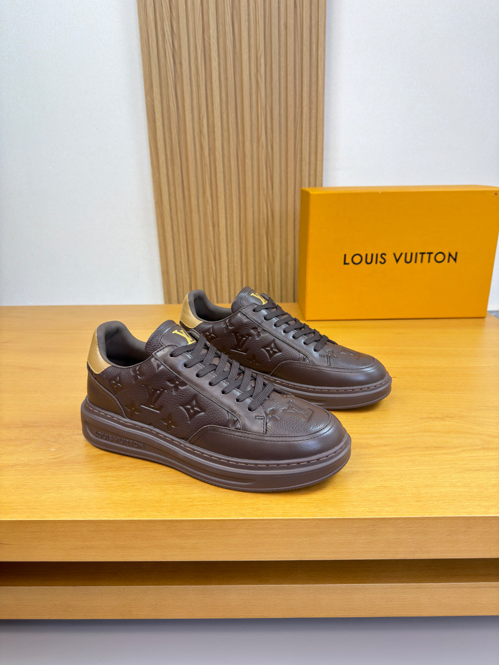 Louis Vuitton Sneaker #5069