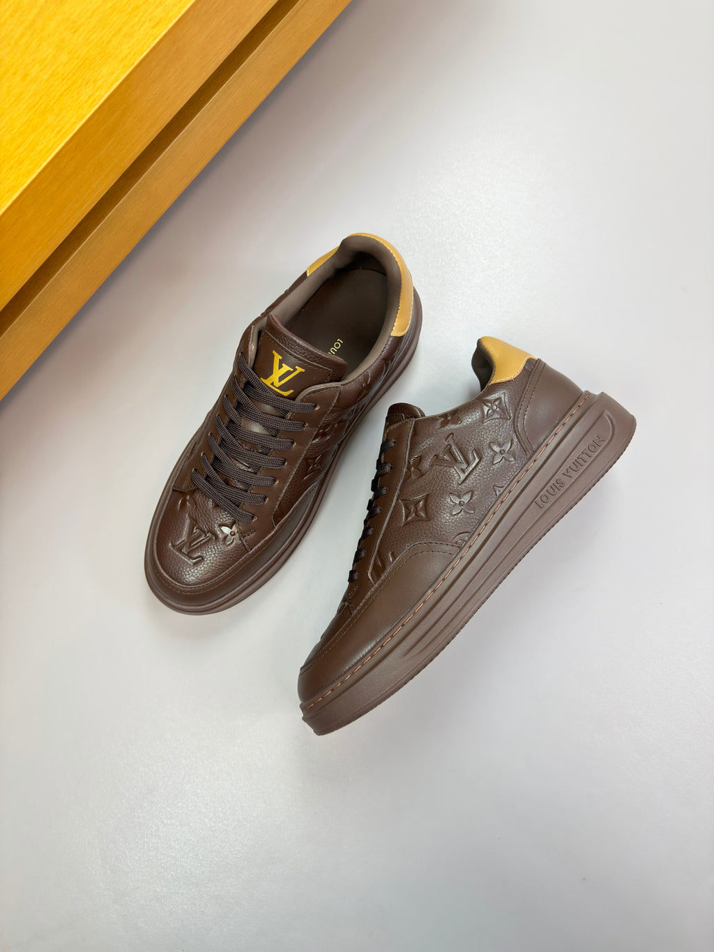Louis Vuitton Sneaker #5069