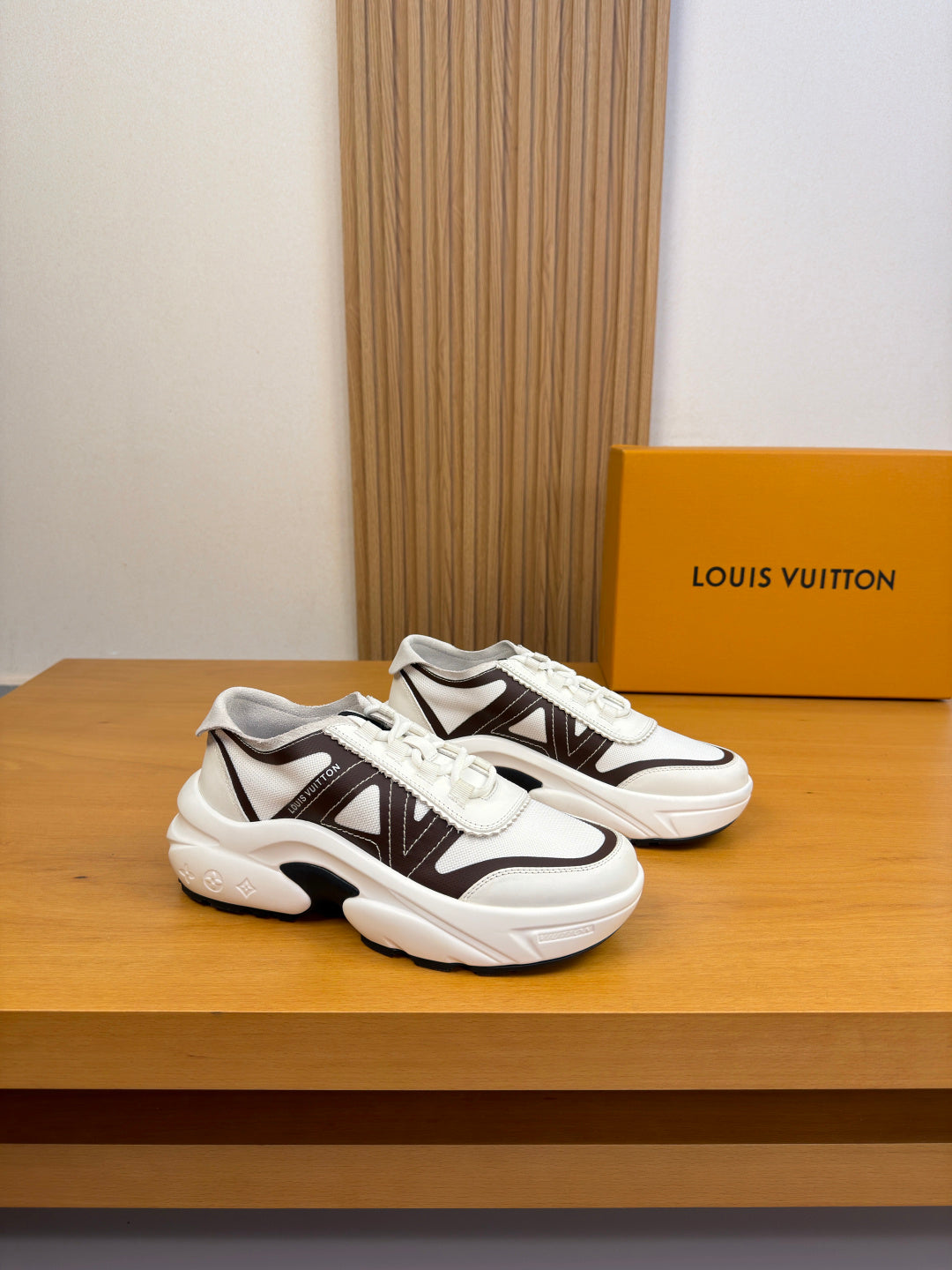 Louis Vuitton Sneaker #5070
