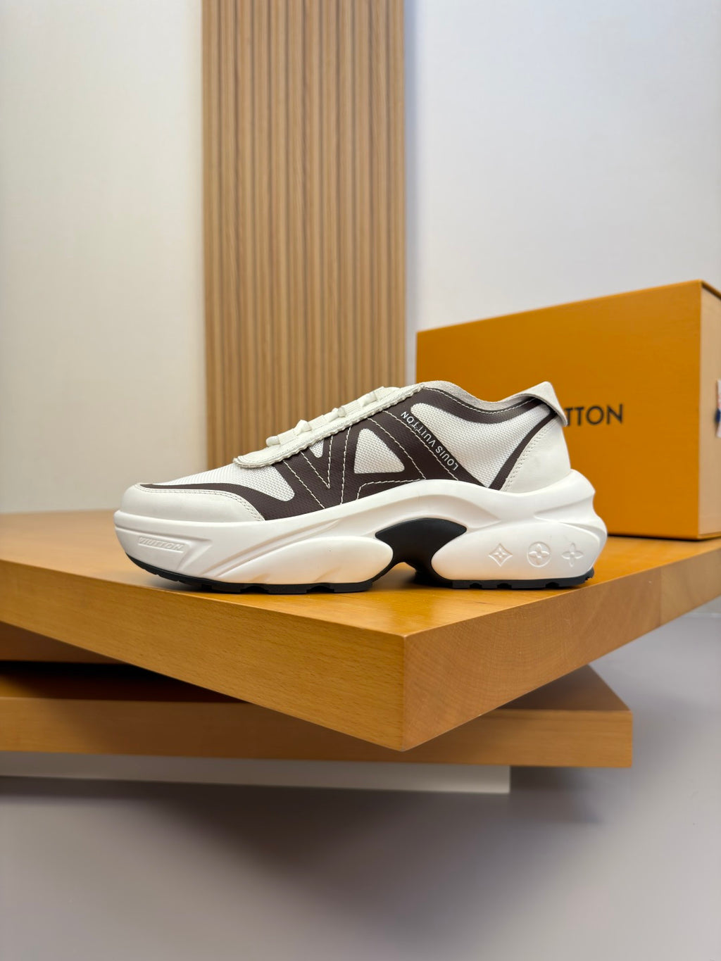 Louis Vuitton Sneaker #5070