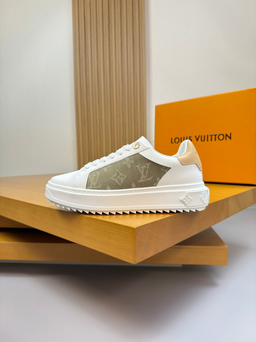 Louis Vuitton Sneaker #5081