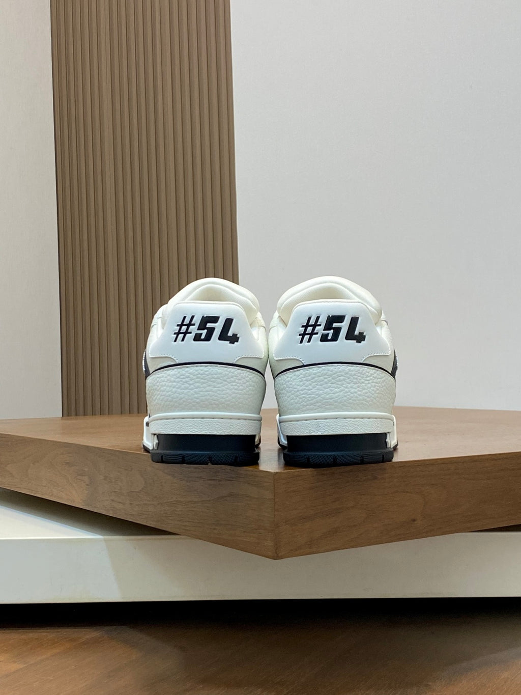 Louis Vuitton Sneaker #5083
