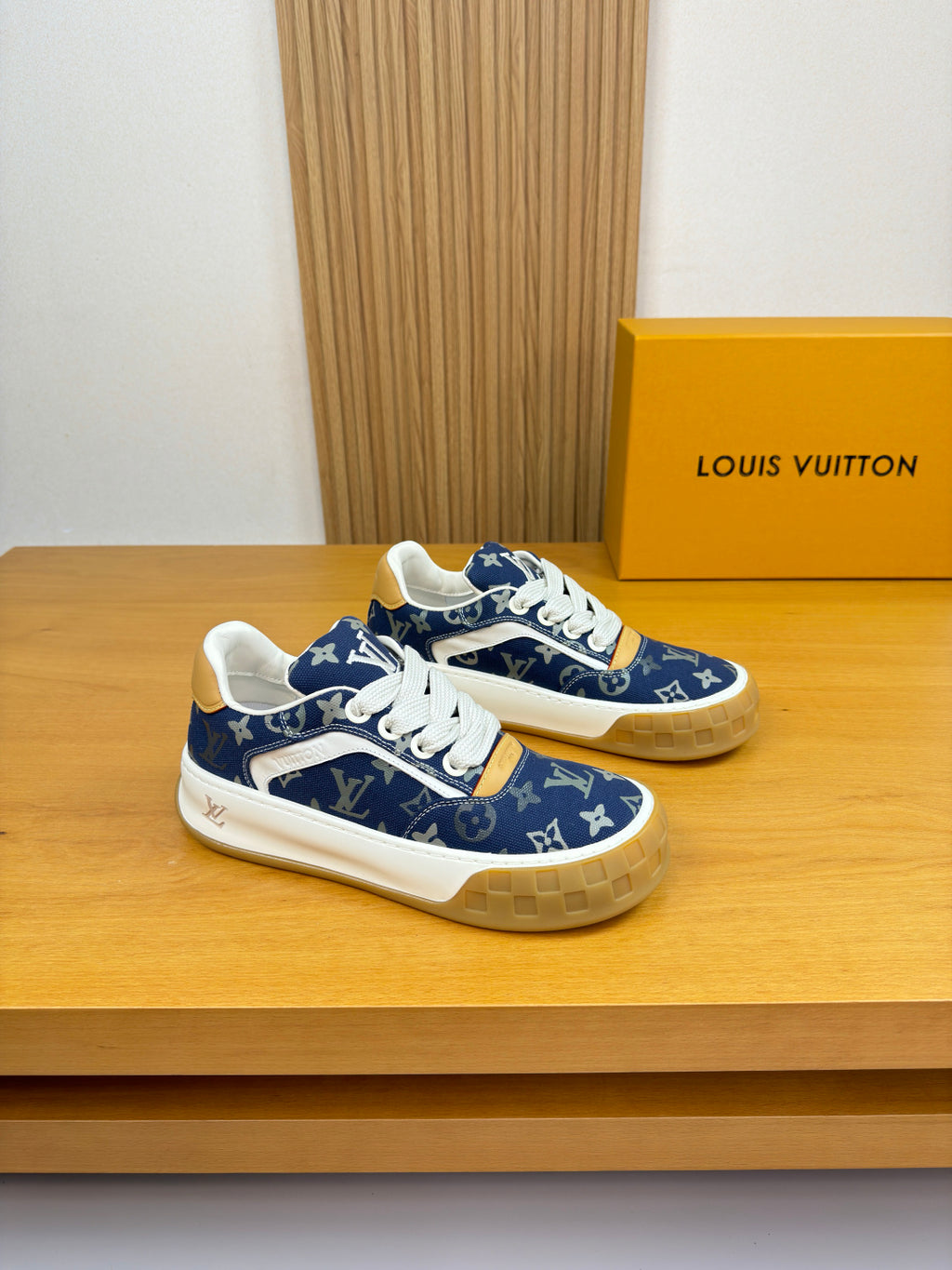 Louis Vuitton Sneaker #5089