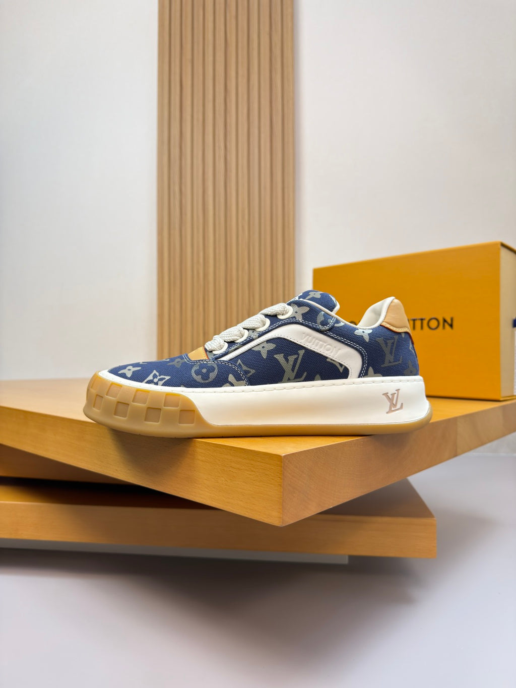 Louis Vuitton Sneaker #5089