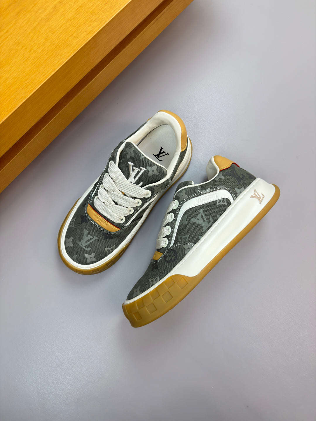 Louis Vuitton Sneaker #5091