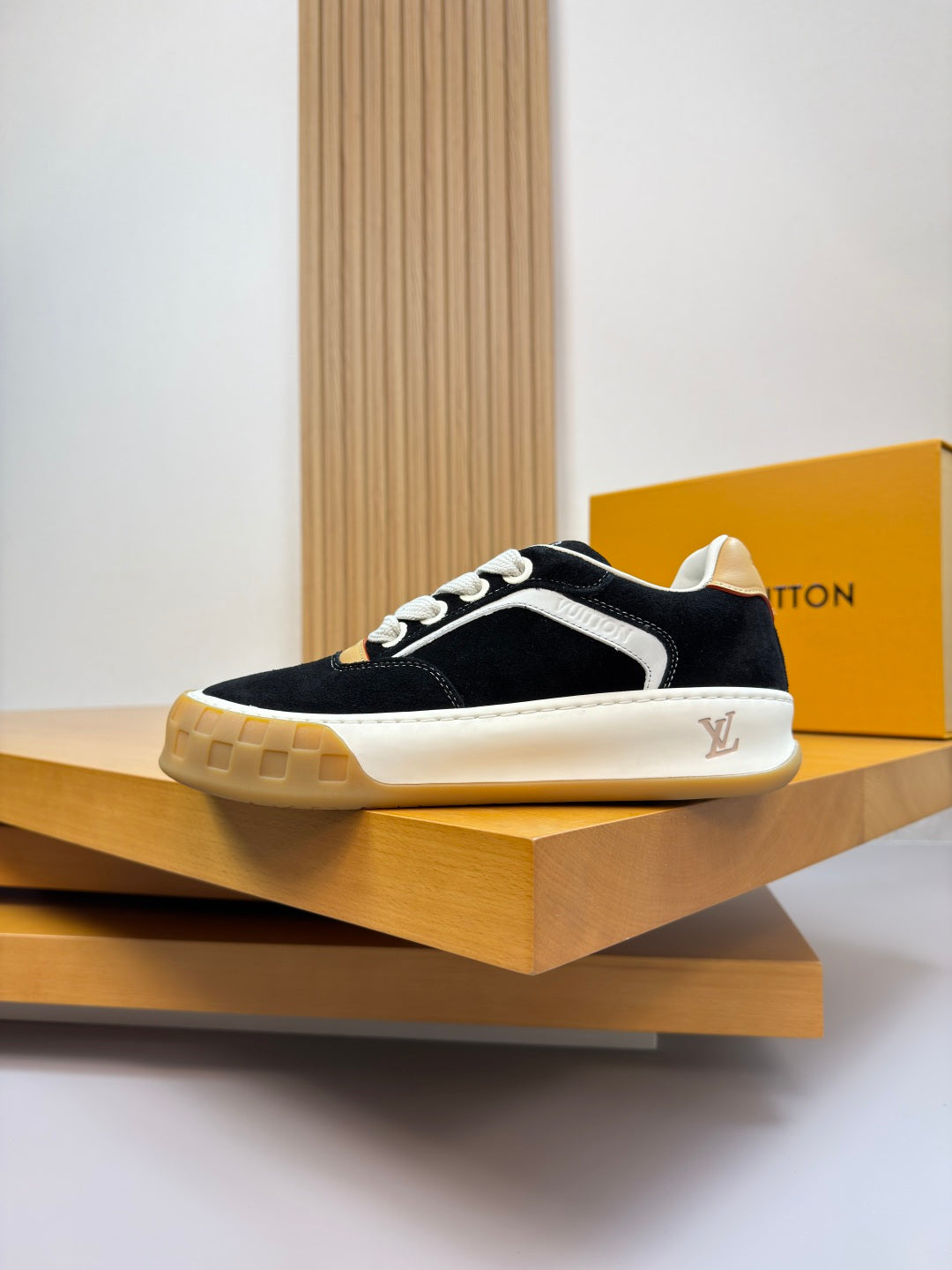 Louis Vuitton Sneaker #5092