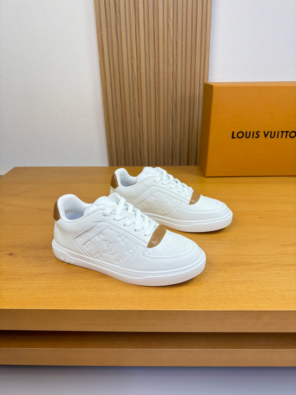 Louis Vuitton Sneaker #5093