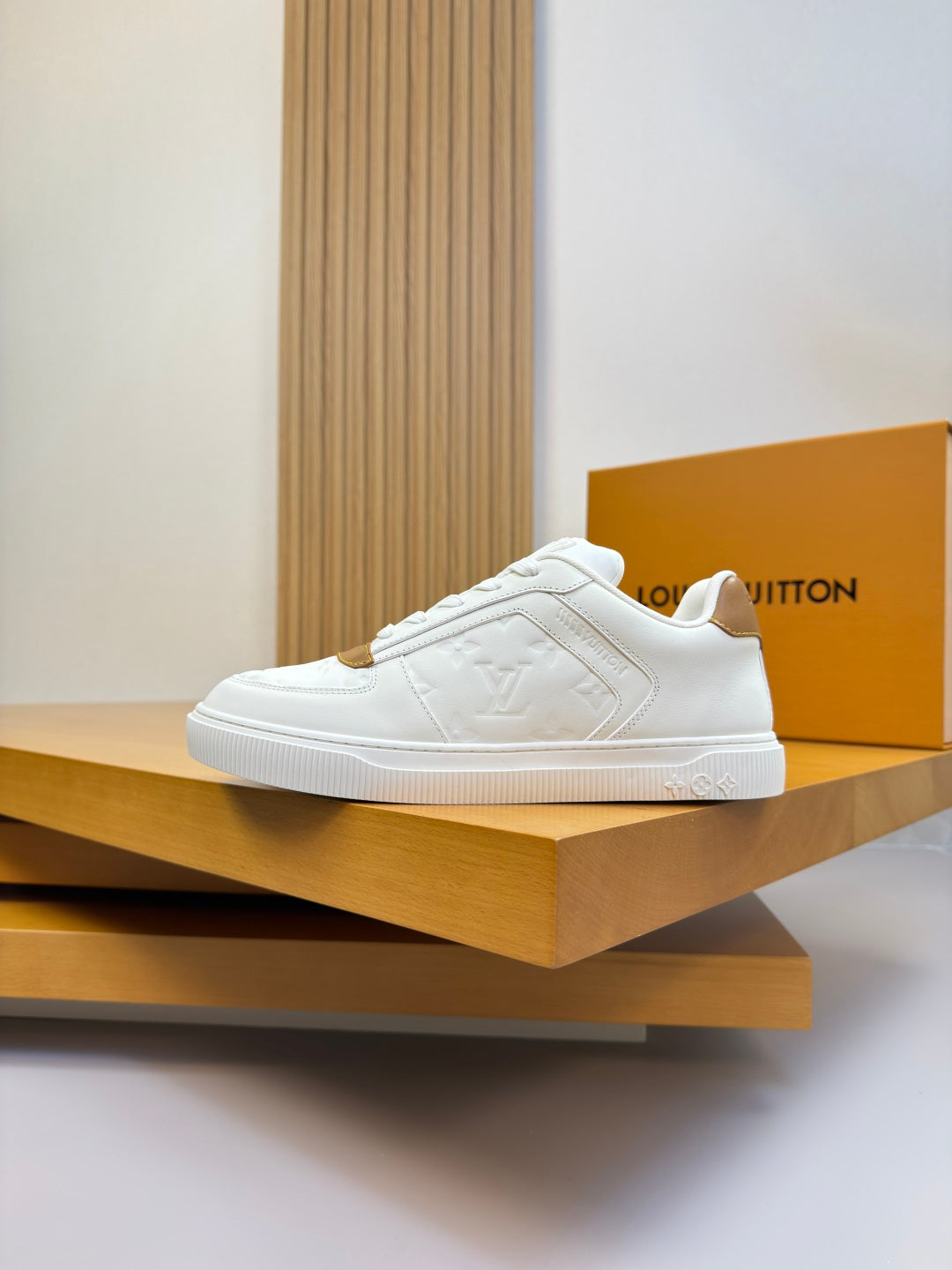 Louis Vuitton Sneaker #5093